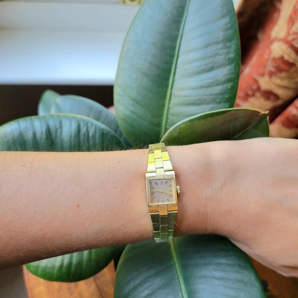 Vintage Rotary Swiss 17 Jewels Gold Watch - Picture 4 of 7